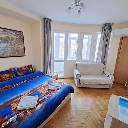 Варна Хостел Bagian luar foto